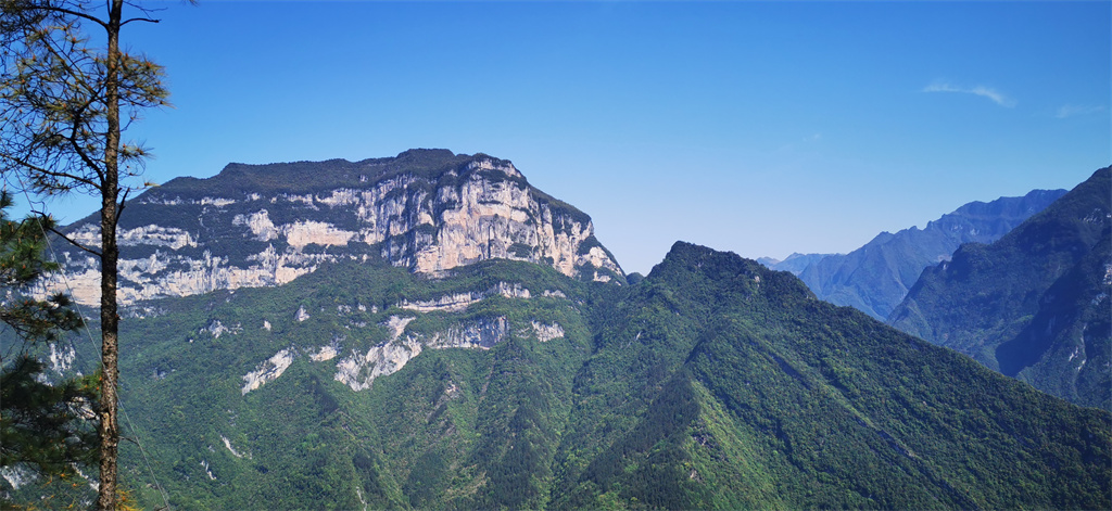 石崖奇境(图1)