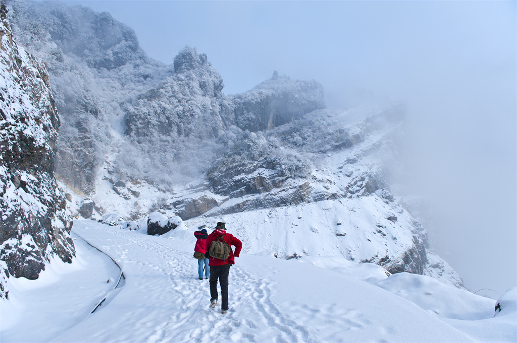 满月雪宝山(图13)