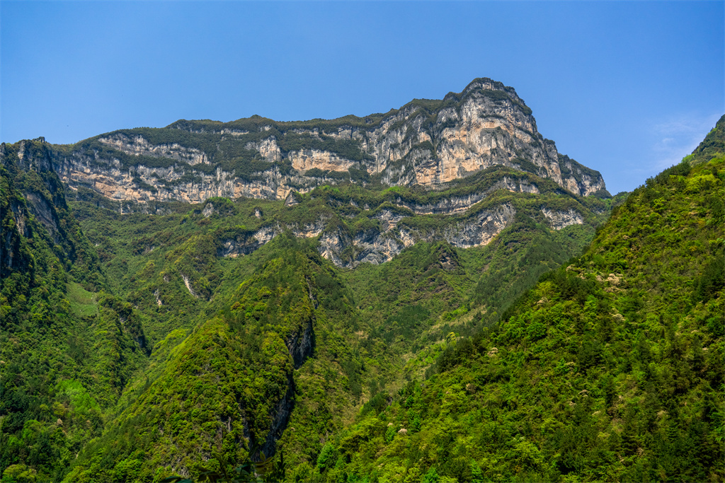 雪宝山十宝之奇石雄峰(图3)