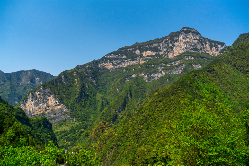 雪宝山十宝之奇石雄峰(图4)